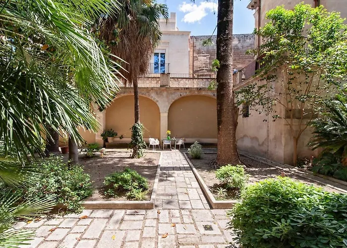Palazzo Apostolico Orsini - Selection アパート レッチェ